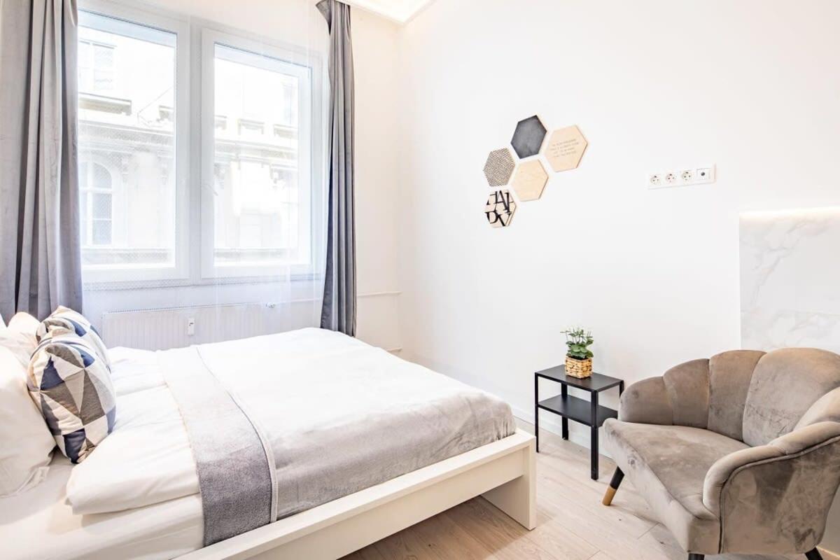 Ultra Central - New - Comfy Studio Будапеща Екстериор снимка