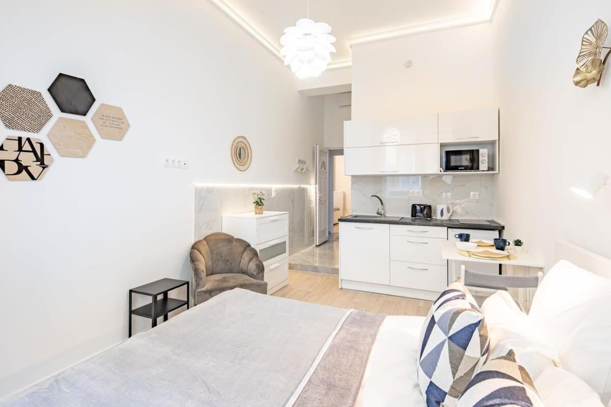 Ultra Central - New - Comfy Studio Будапеща Екстериор снимка